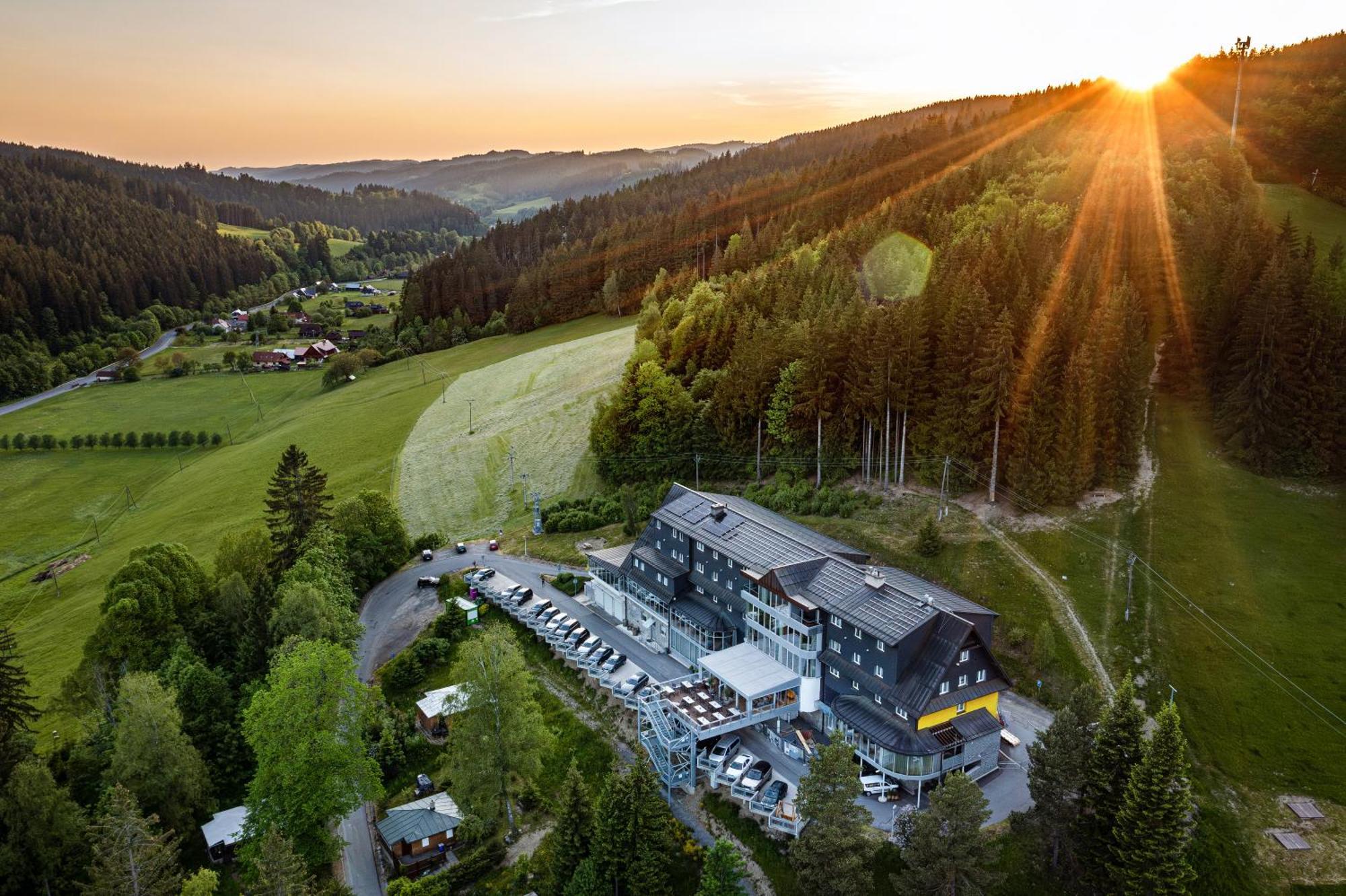 Spa hotel Lanterna Velké Karlovice Esterno foto